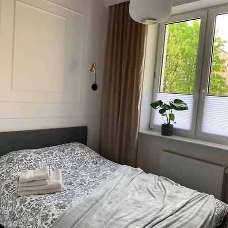 Centrum Marszalkowska 28 - Pl. Zbawiciela *